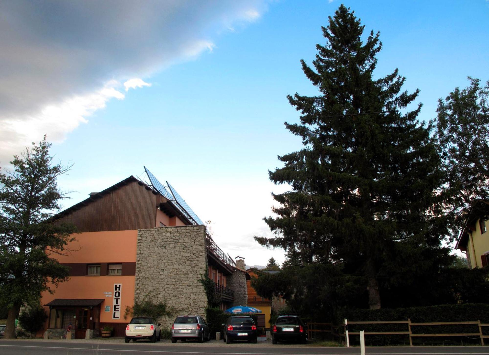 Hotel Martinez Puigcerdà Buitenkant foto